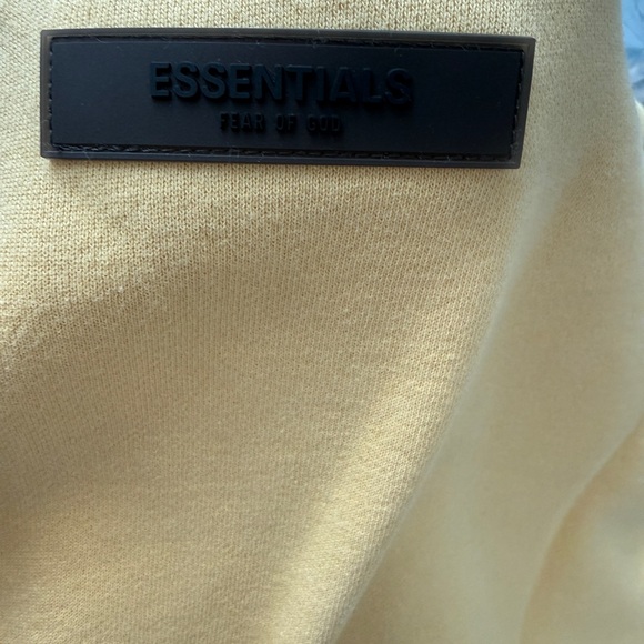 Fear of God Essentials Cream Polo - Picture 6 of 9